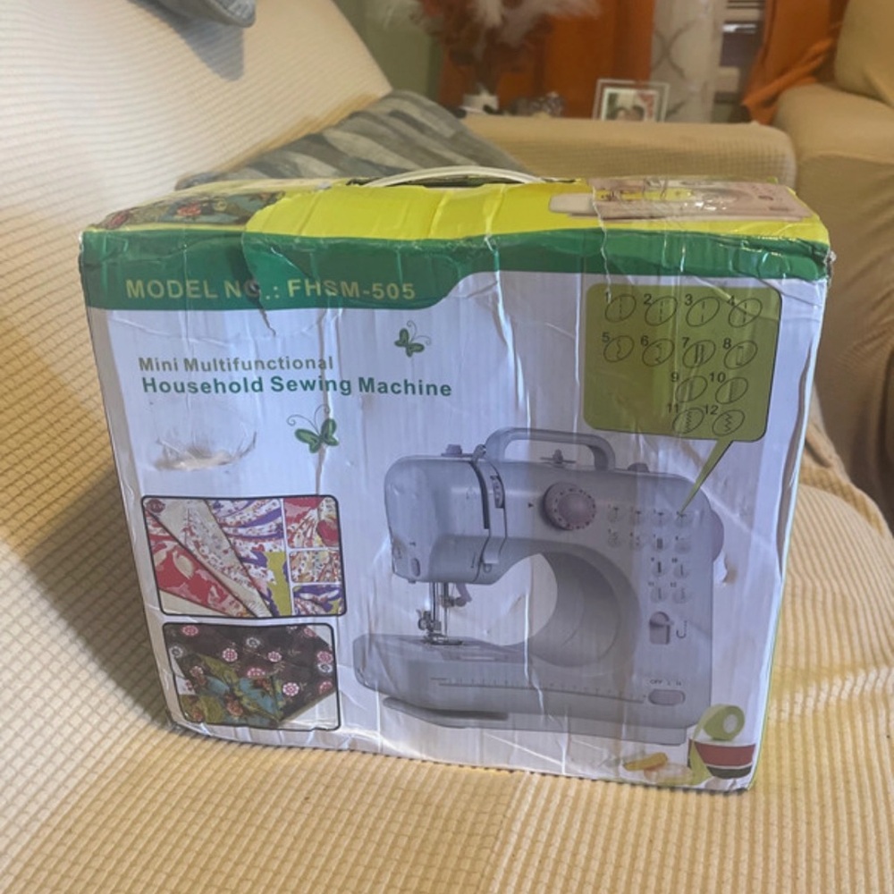 Es buena máquina de coser muy buena máquina buena y buena buena